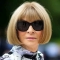 ANNA WINTOUR, STORICA DIRETTRICE DI VOGUE, RICEVE ONORIFICENZA DA RE CARLO A BUCKINGHAM PALACE