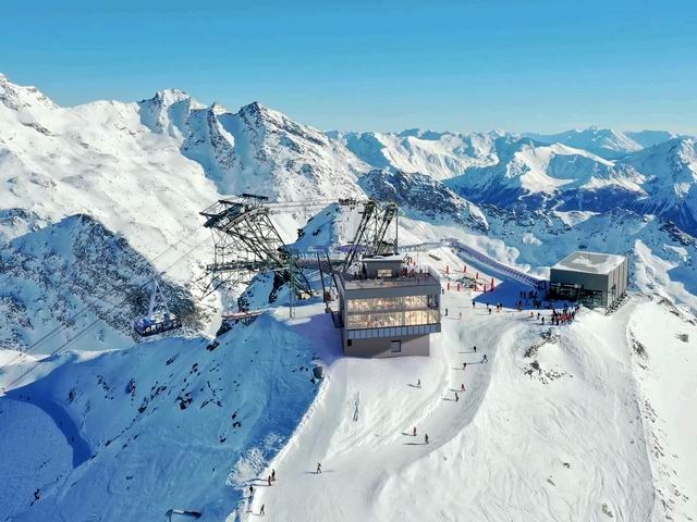 VAL THORENS PRESENTA CARON, UN NUOVO SPAZIO DI EVASIONE A 3200 METRI DI QUOTA. UNICO AL MONDO