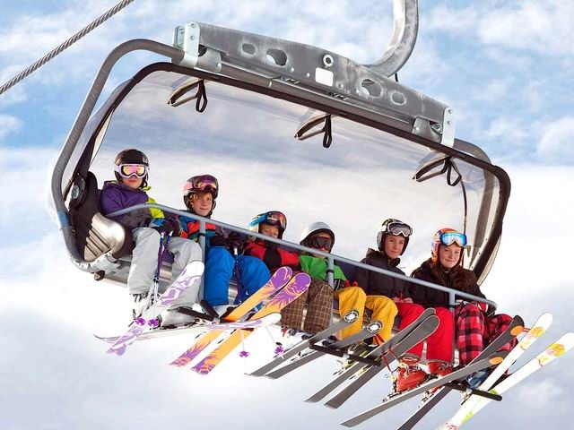 SCIARE NELLE ALPI DEL SUD: SERRE CHEVALIER, DOVE LA NEVE INCONTRA IL FASCINO DELLA FRANCIA