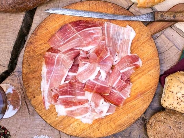 DISTINTI SALUMI, LA MANIFESTAZIONE DEDICATA ALLA NORCINERIA ARTIGIANALE DI QUALITÀ