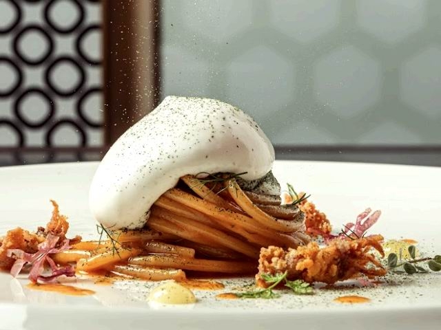 SPAGHETTI CACIO E PEPE CON SOBRASADA DE MALLORCA E CALAMARETTI SPILLO BY LORENZO SACCHI, RESIDENT CHEF DE IL CIRCOLINO DI MONZA